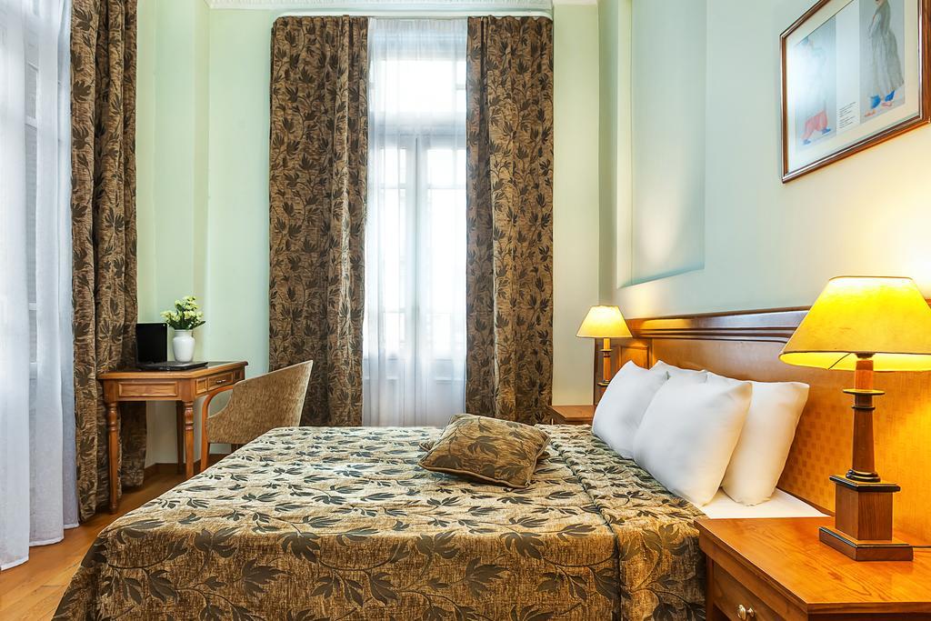 Double Room,217153367:JPEG